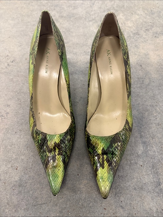 Anne Klein Shoes - Anne Klein Vintage Y2K Green Snakeskin Pointed Toe Pump